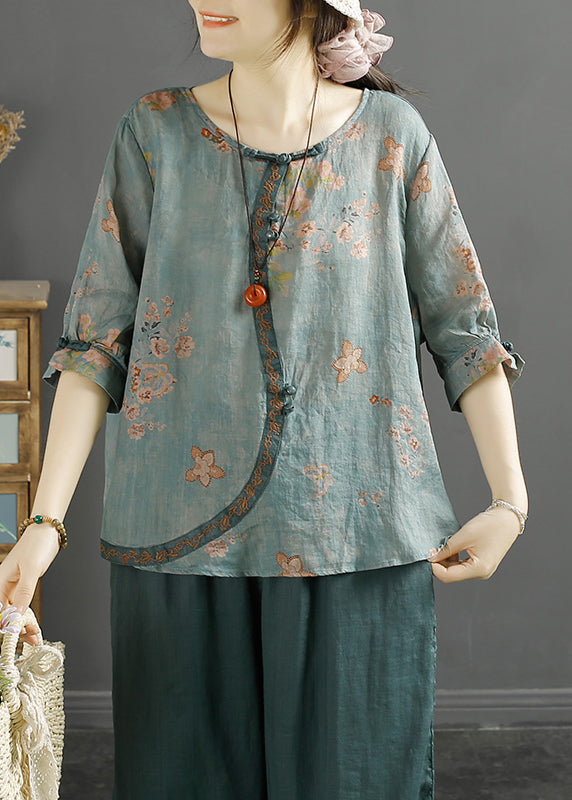 Classic Vintage & Enduringly Stylish Blouse