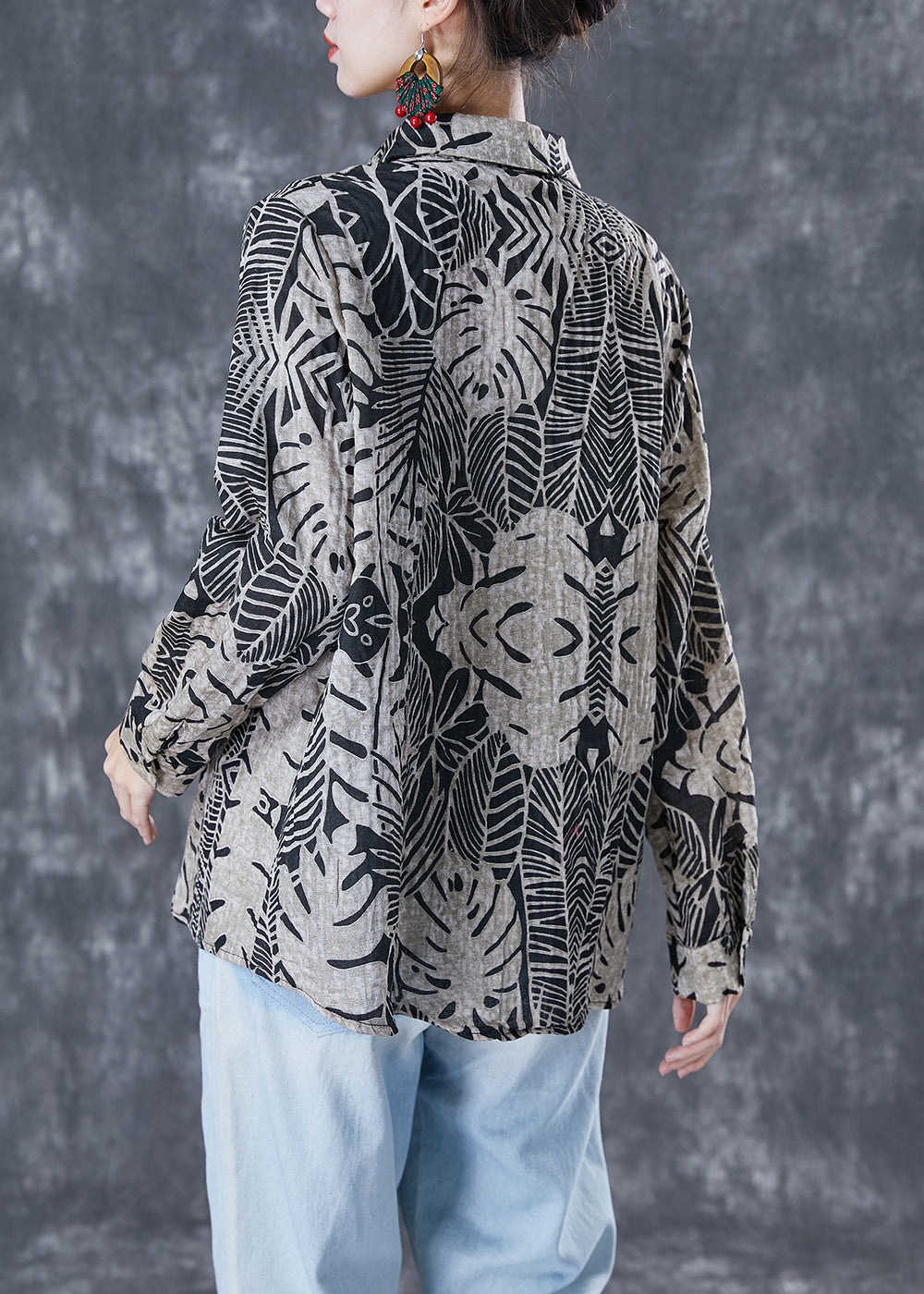 Well Tailored Shirt with a Graceful Silhouette