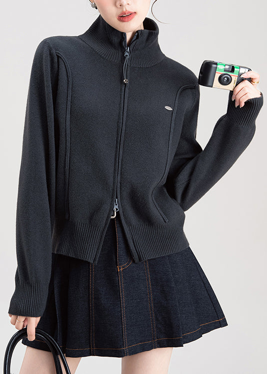 Classic Vintage Sweater with a Flattering Fit