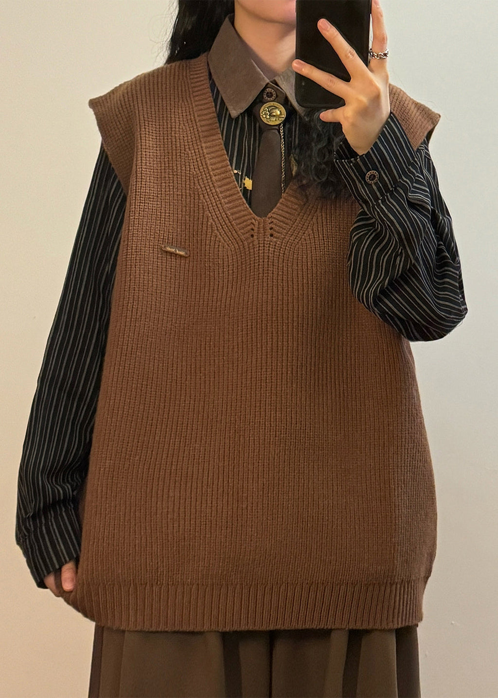 Effortlessly Elegant Garment with a Timeless Design