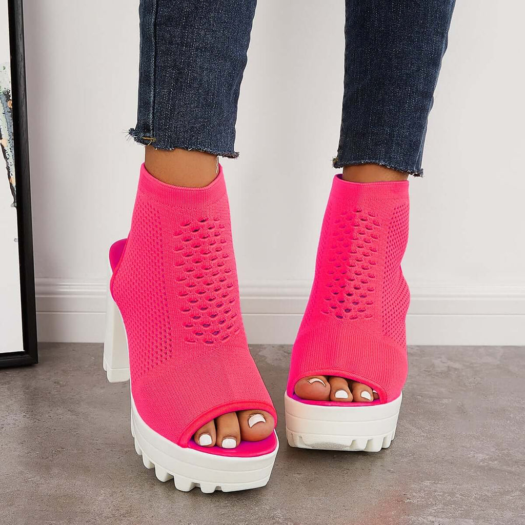 Graceful Orthopedic Sandals for Modern Look