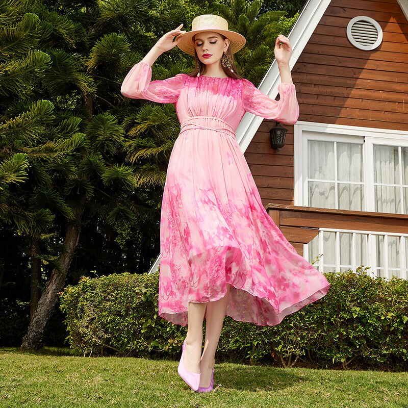Beautifully Crafted Dress in a Classic Style