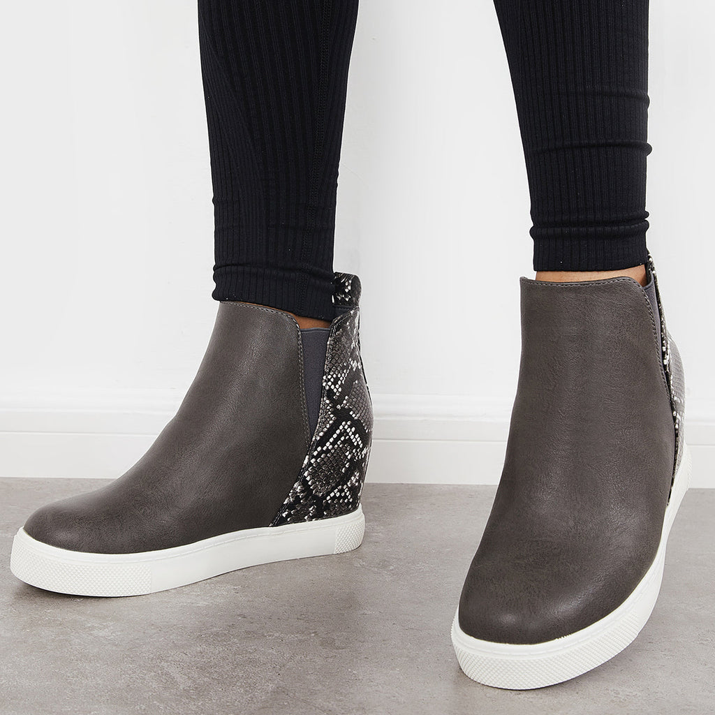 Chic Orthopedic Sneakers with Unique Design