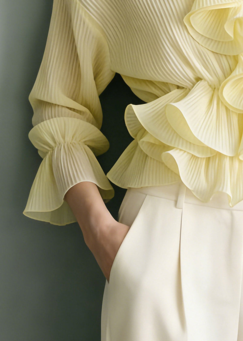 Well Tailored Shirt with a Graceful Silhouette