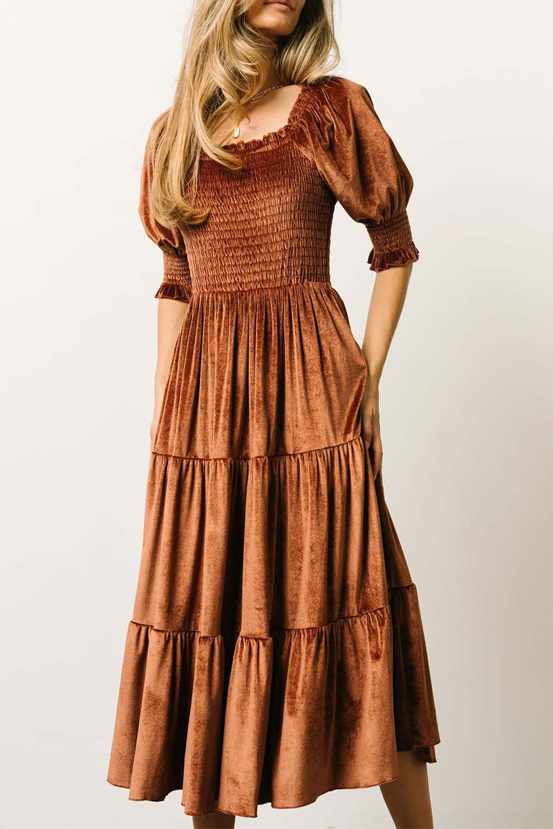 Effortlessly Elegant Dress with a Timeless Design