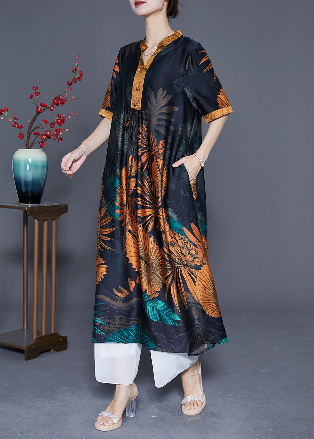 Well Tailored Dress with a Graceful Silhouette