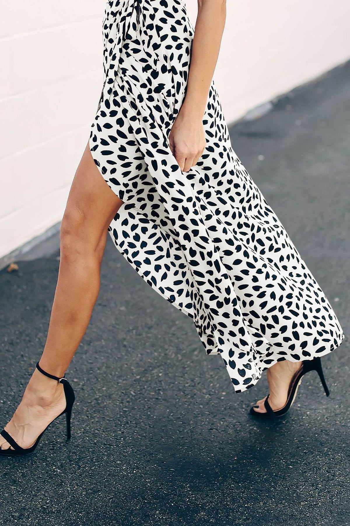 Well Tailored Garment with a Graceful Silhouette