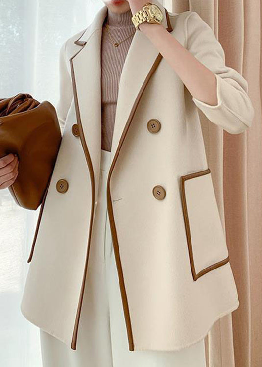 Beautifully Finished Coat in a Timeless Design