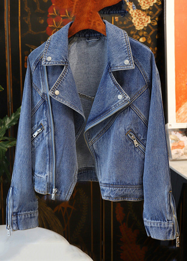 Effortlessly Elegant Coat with a Timeless Design