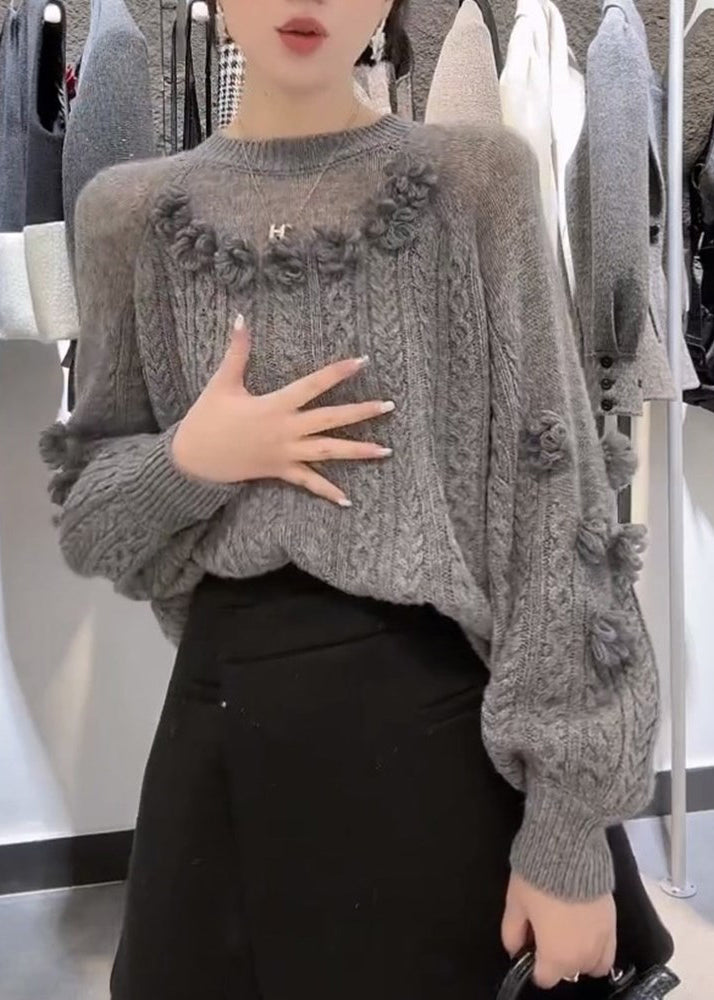 Well Tailored Sweater with a Graceful Silhouette