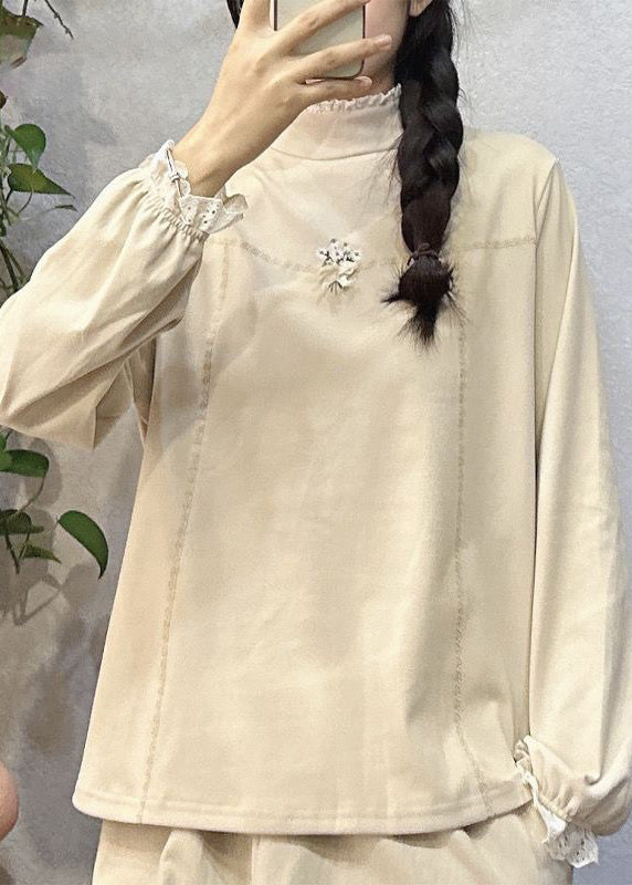 Well Tailored Top with a Graceful Silhouette