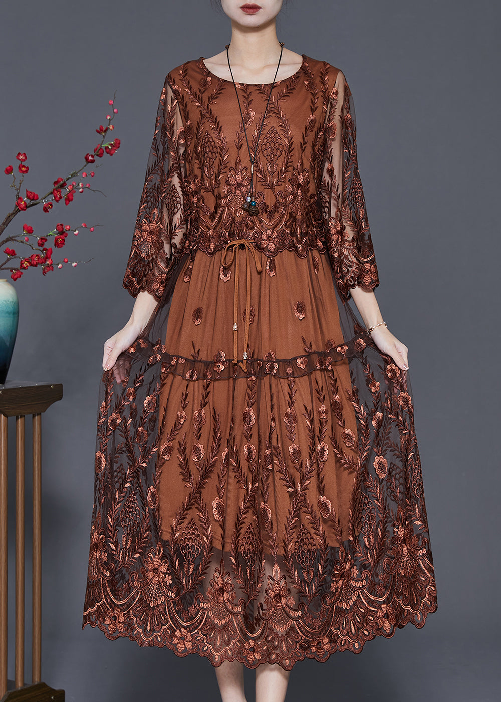 Beautifully Finished Dress in a Timeless Design