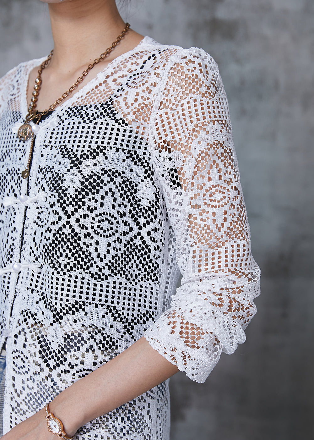 Well Tailored Top with a Graceful Silhouette