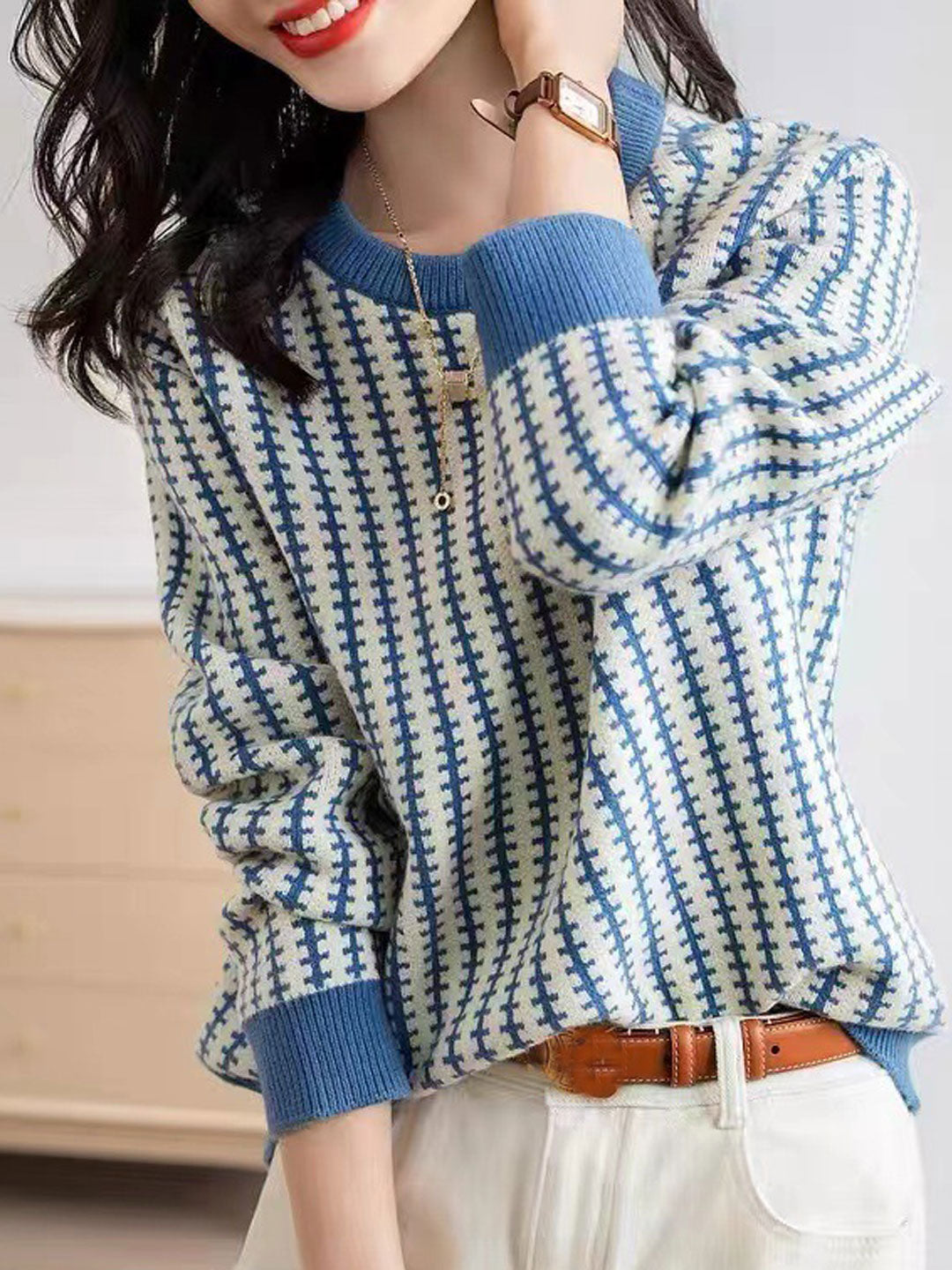 Beautifully Finished Sweater in a Timeless Design