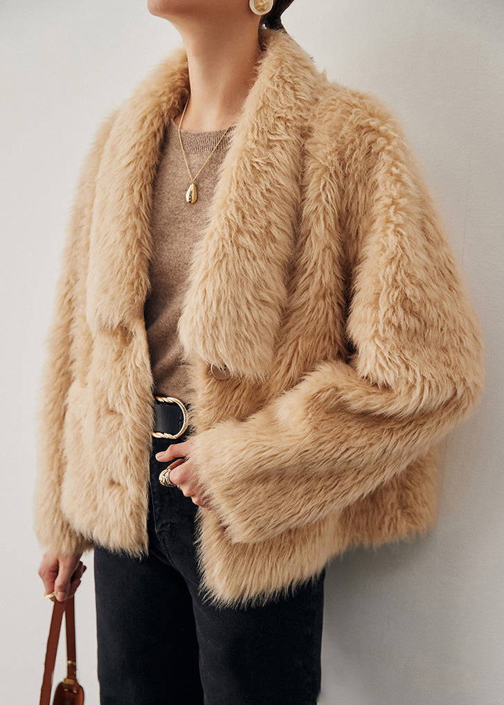 Beautifully Finished Coat in a Timeless Design