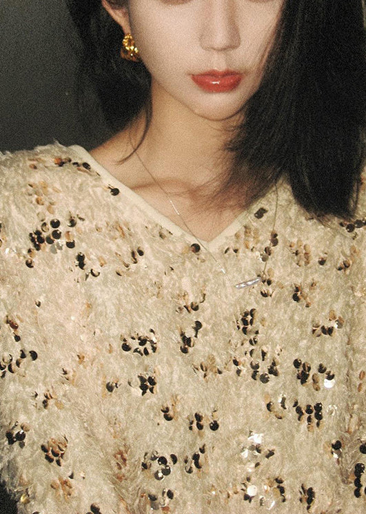 Effortlessly Elegant Sweater with a Timeless Design