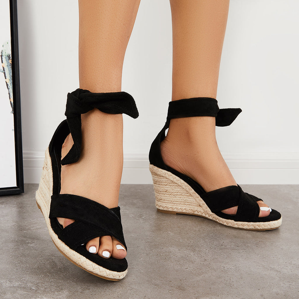 Graceful Orthopedic Sandals for Modern Look