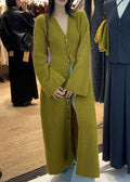 Well Tailored Cardigan with a Graceful Silhouette