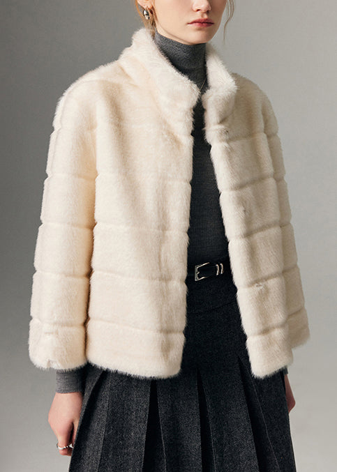 Well Tailored Coat with a Graceful Silhouette