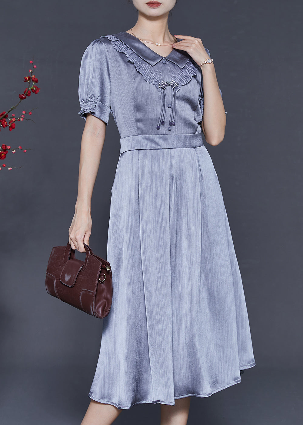 Well Tailored Dress with a Graceful Silhouette