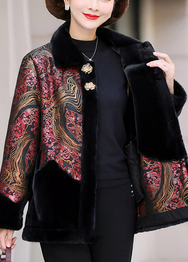 Well Tailored Coat with a Graceful Silhouette