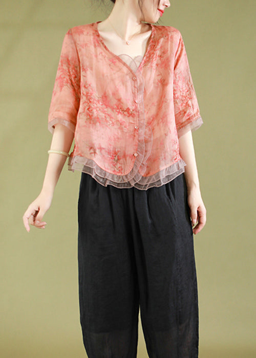 Well Tailored Top with a Graceful Silhouette