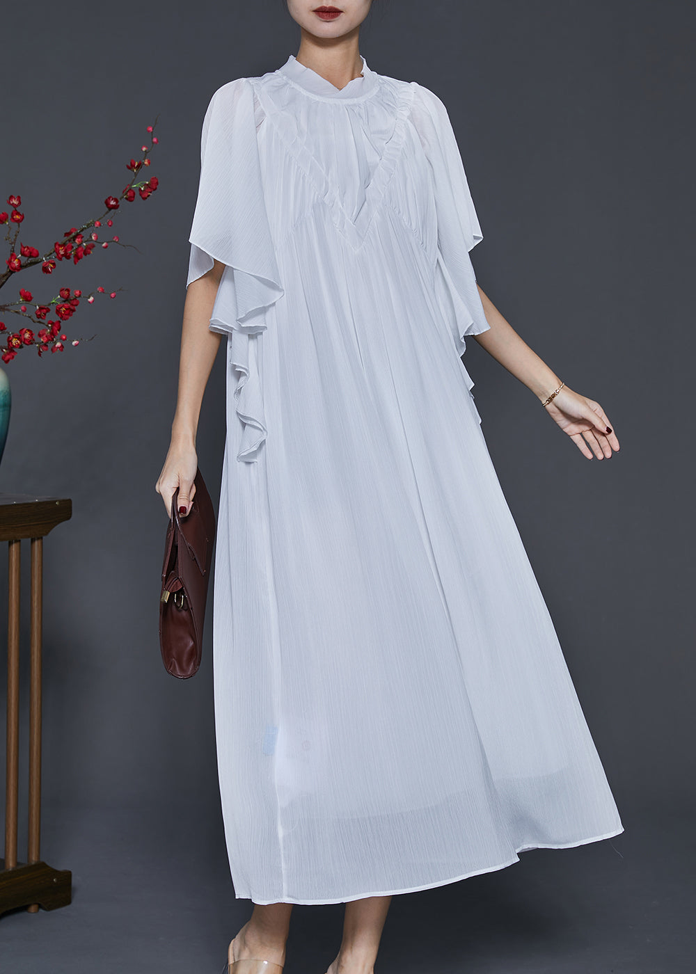 Effortlessly Elegant Dress with a Timeless Design
