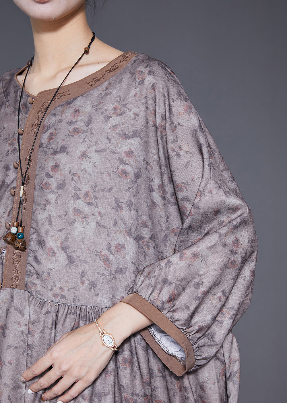 Beautifully Finished Dress in a Timeless Design