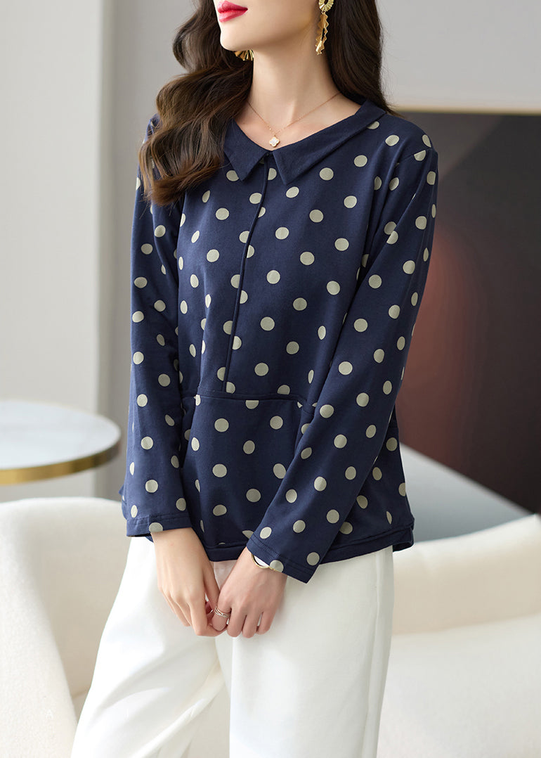Well Tailored Top with a Graceful Silhouette