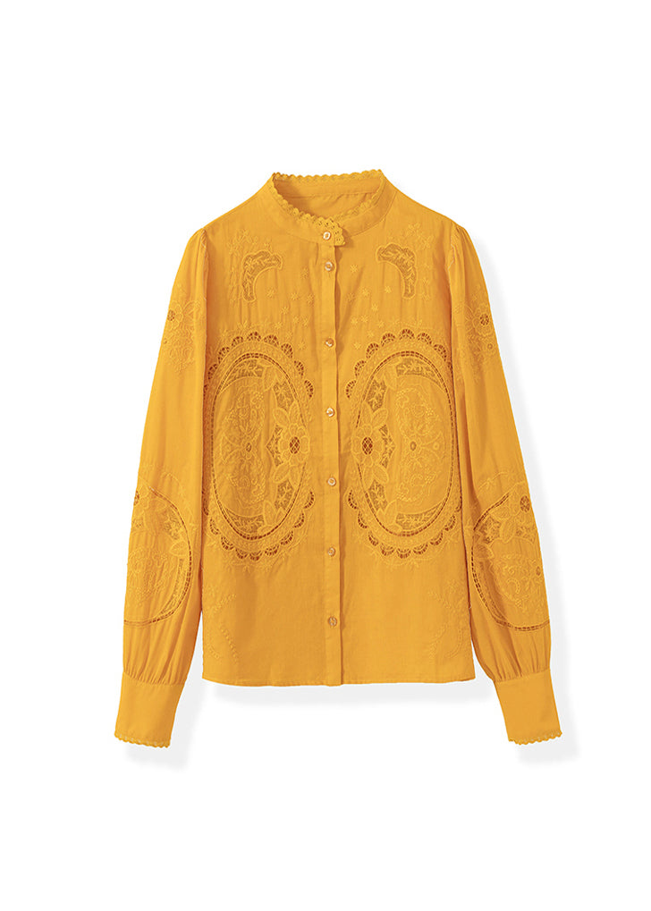 Well Tailored Shirt with a Graceful Silhouette