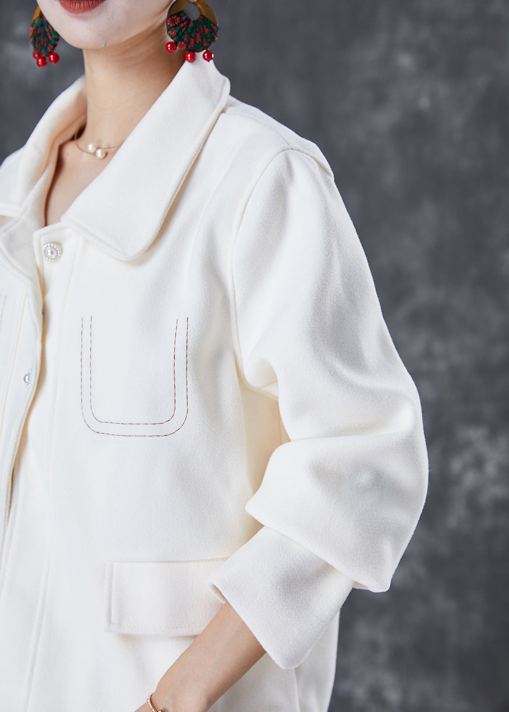 Well Tailored Coat with a Graceful Silhouette