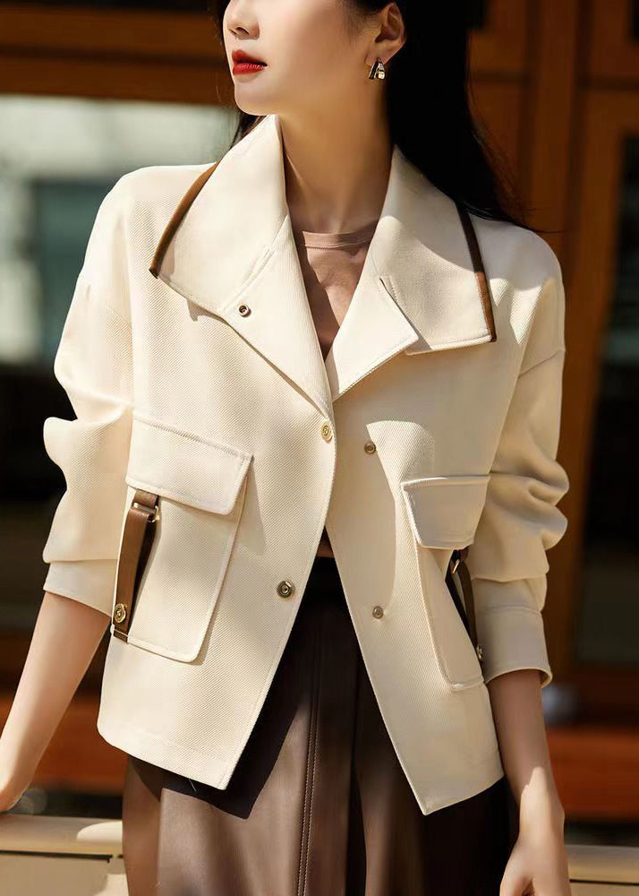 Gracefully Styled Coat for Any Occasion
