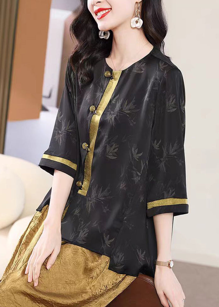 Classic Vintage Shirt with a Flattering Fit