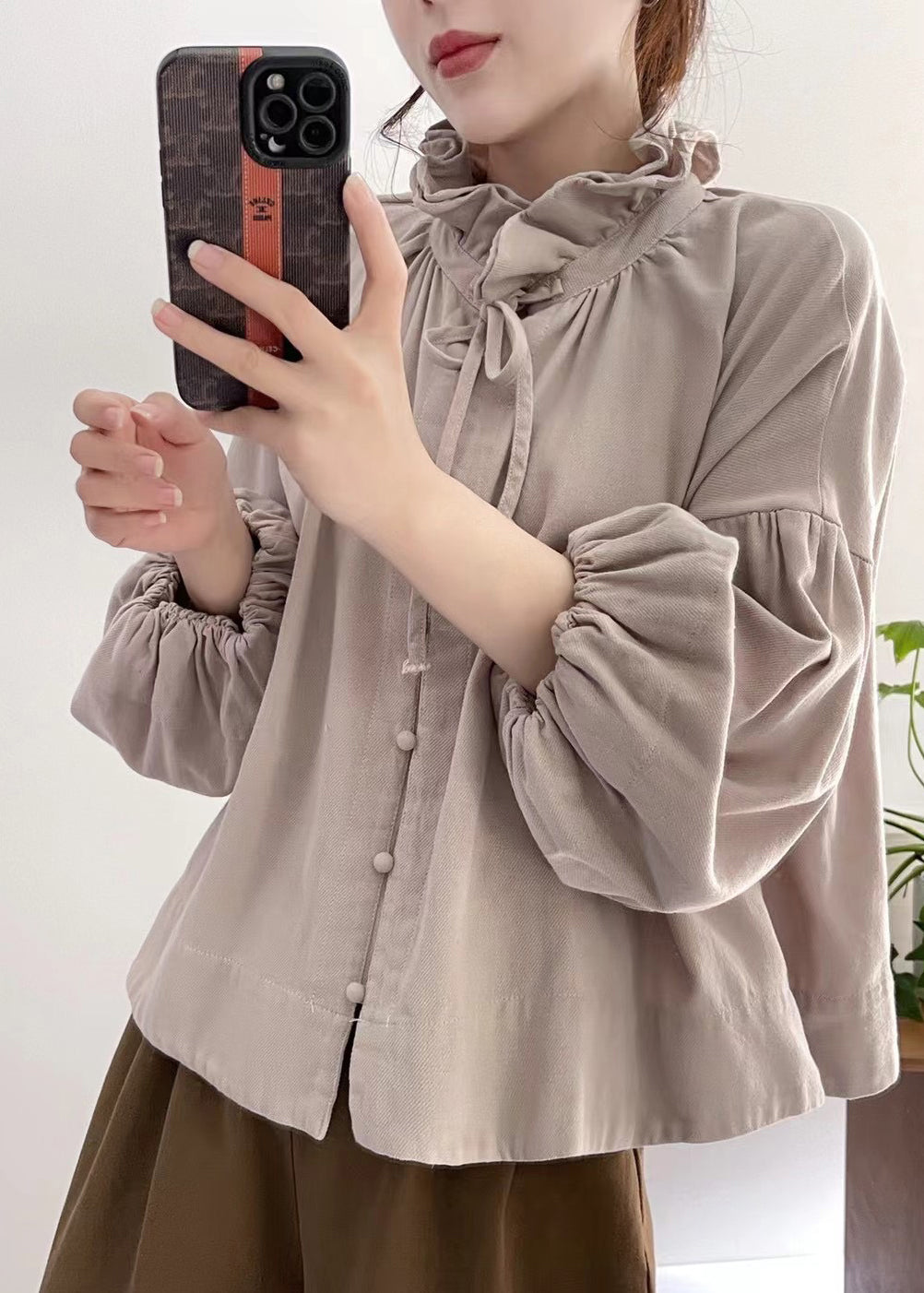 Sophisticated Blouse with a Clean Classic Look