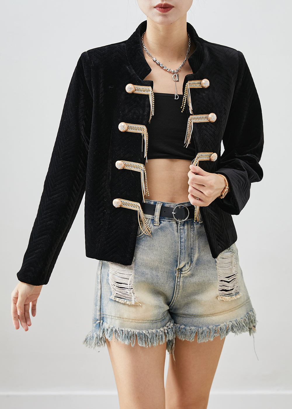 Effortlessly Elegant Jacket with a Timeless Design