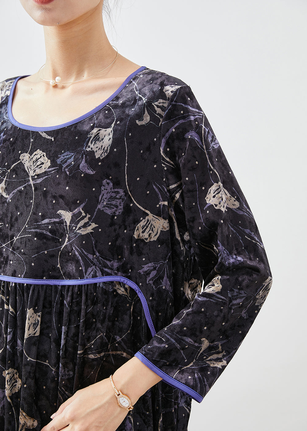 Gracefully Styled Dress for Any Occasion