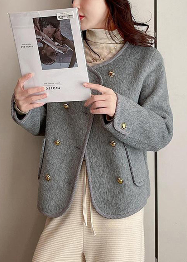 Elegantly Styled Coat for Everyday Wear