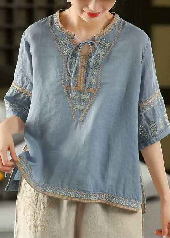 Well Tailored Top with a Graceful Silhouette