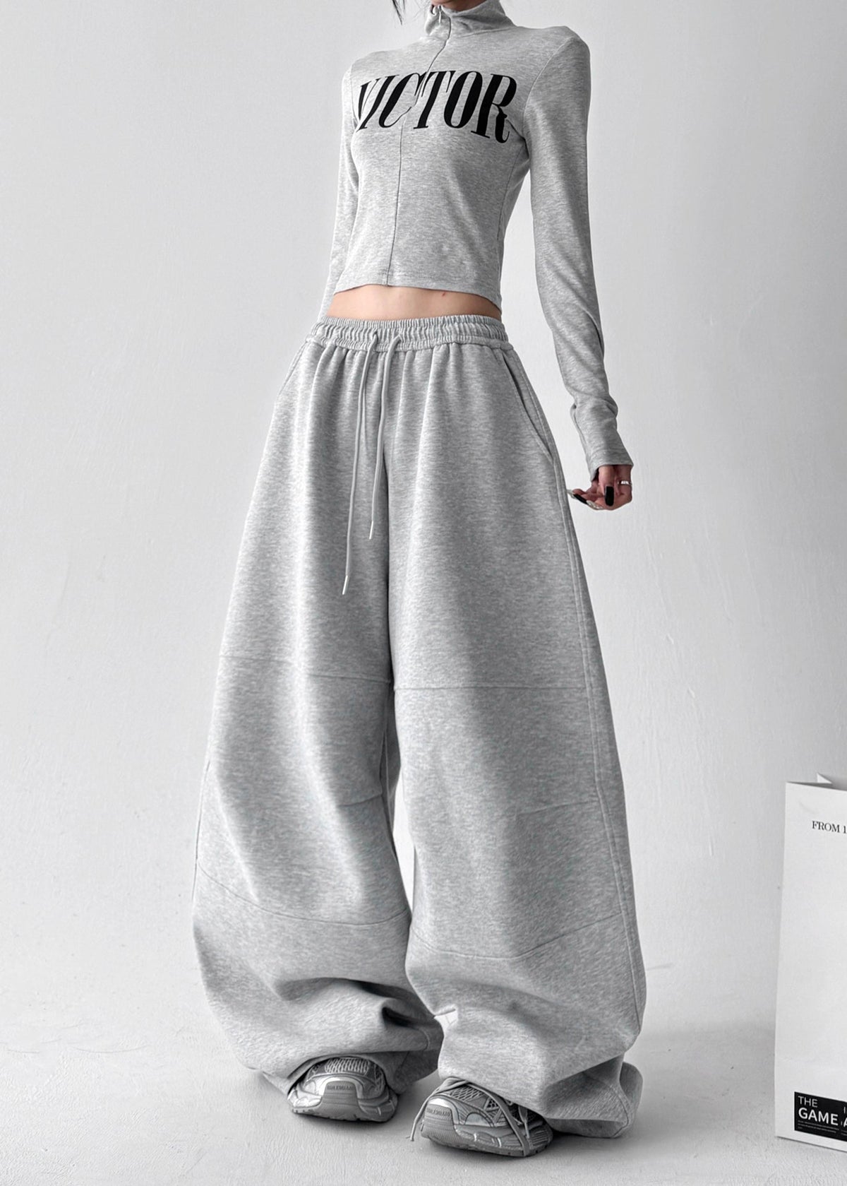 Well Tailored Pants with a Graceful Silhouette