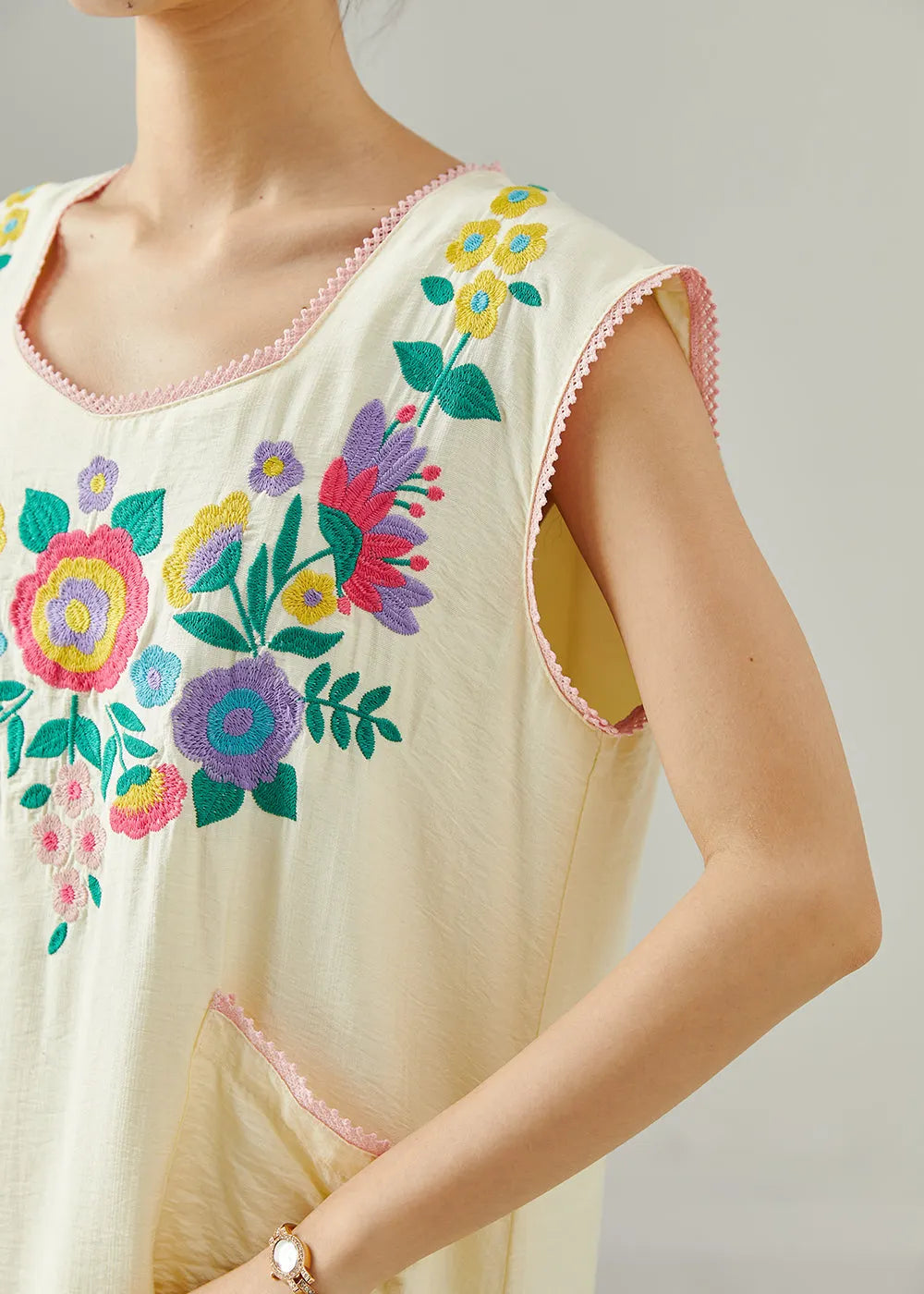 Classic Vintage & Enduringly Stylish Dress