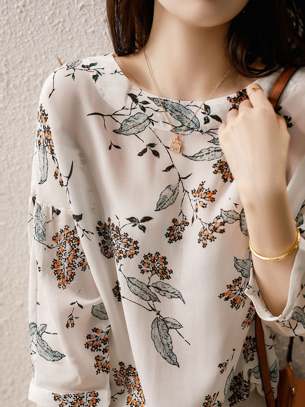 Beautifully Finished Top in a Timeless Design