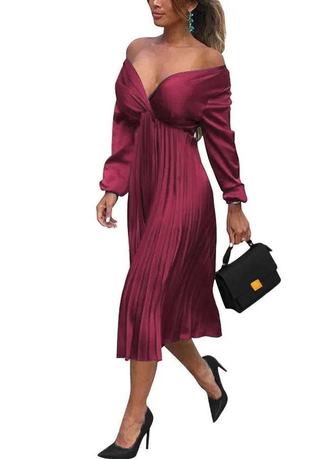 Beautifully Finished Dress in a Timeless Design