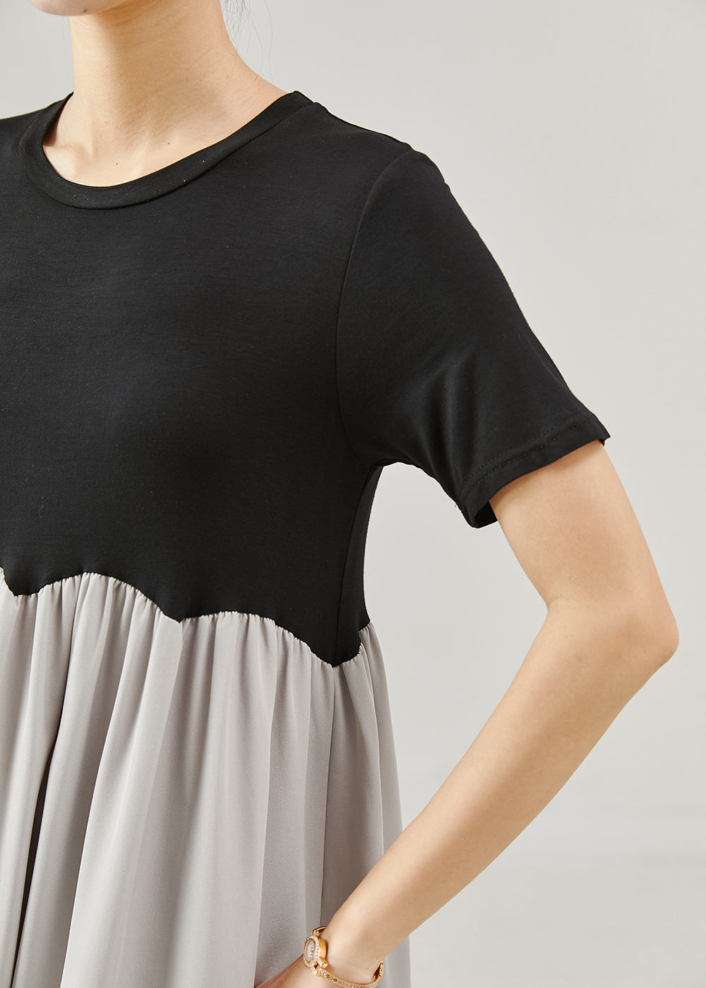 Gracefully Styled Dress for Any Occasion