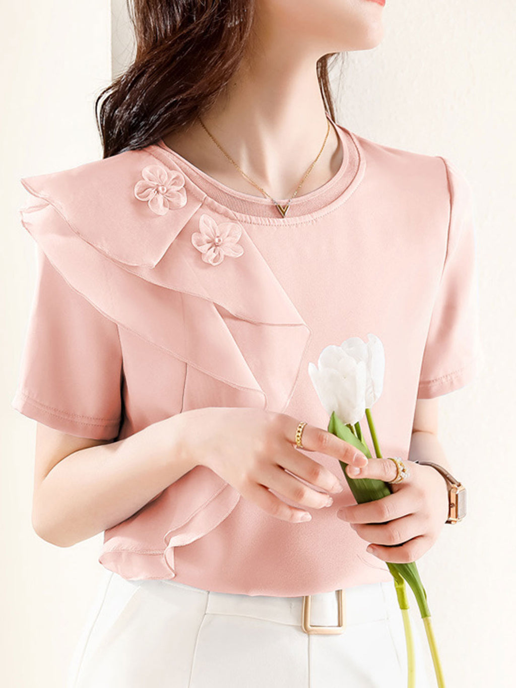 Beautifully Finished Top in a Timeless Design