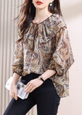 Well Tailored Top with a Graceful Silhouette