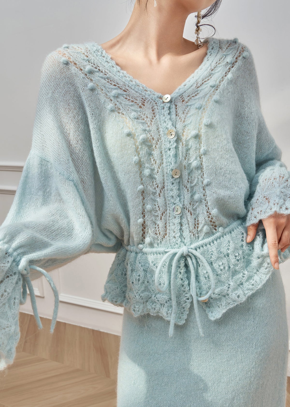 Effortlessly Elegant Sweater with a Timeless Design