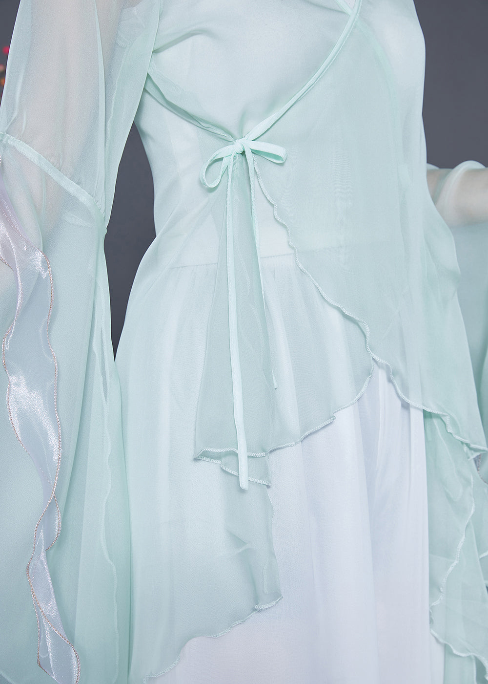 Beautifully Finished Top in a Timeless Design