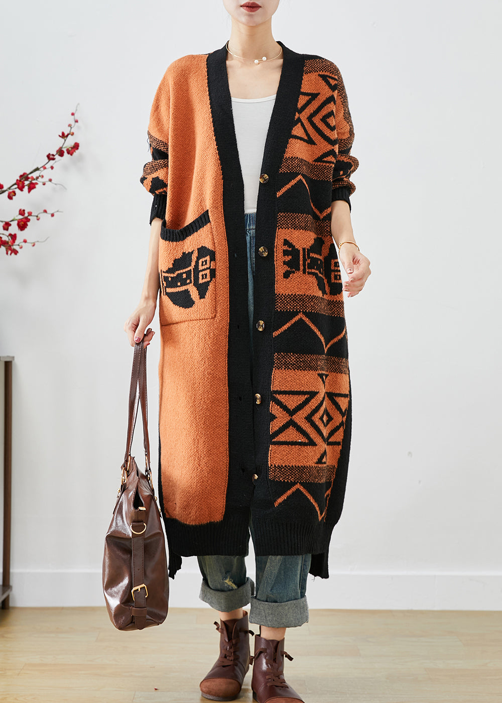 Well Tailored Cardigan with a Graceful Silhouette
