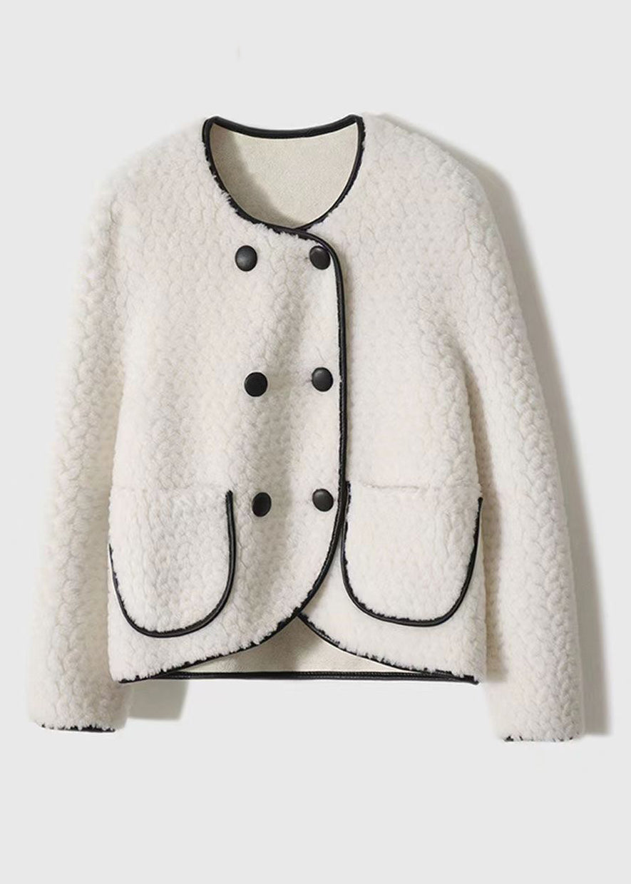 Elegantly Styled Coat for Everyday Wear