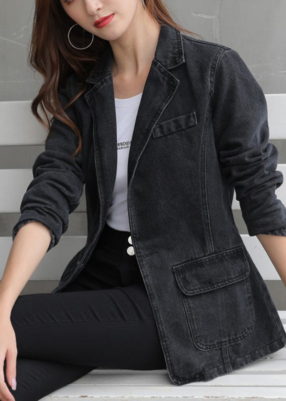 Beautifully Finished Coat in a Timeless Design